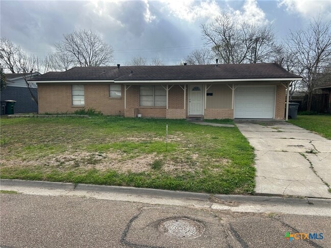 3007 E Mistletoe Ave in Victoria, TX - Building Photo - Building Photo