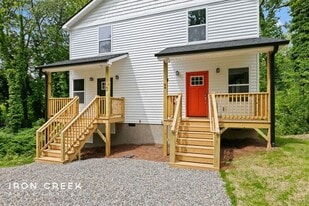 64 Hansel Ave in Asheville, NC - Building Photo