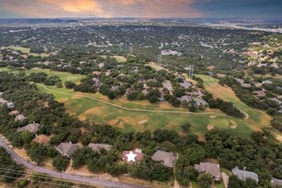 137 Long Wood Ave in Lakeway, TX - Foto de edificio - Building Photo