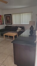 4111 SW 32nd St in West Park, FL - Foto de edificio - Building Photo