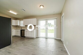1421 NE 18th Ave in Cape Coral, FL - Building Photo - Building Photo