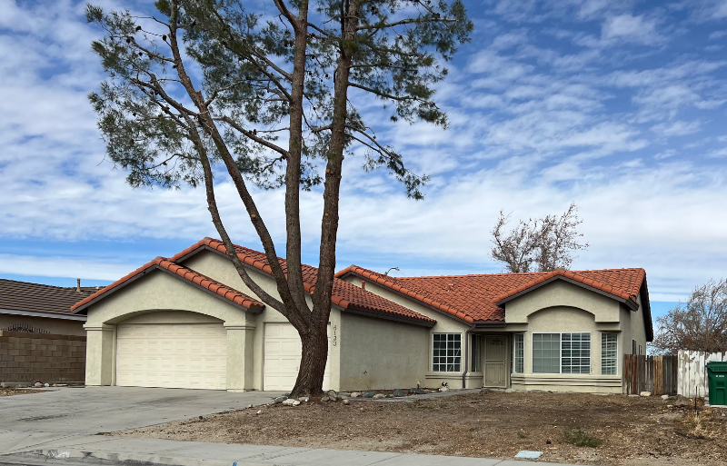 6133 Katrina Pl in Palmdale, CA - Building Photo