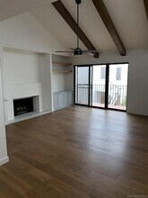 303 Coast S Blvd, Unit 13 in San Diego, CA - Foto de edificio - Building Photo