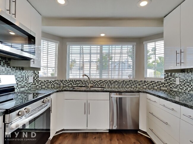 413 W Renee Dr in Phoenix, AZ - Building Photo - Building Photo