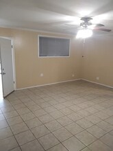 9818 Hallwood Dr in Temple City, CA - Foto de edificio - Building Photo