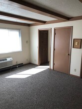 2010 Cedar St in Muscatine, IA - Foto de edificio - Building Photo