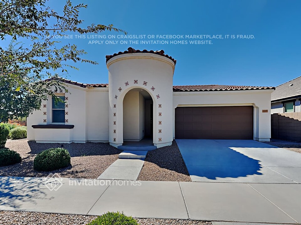 22519 E Calle de Flores in Queen Creek, AZ - Building Photo