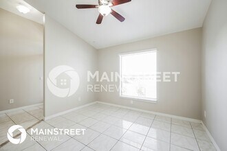 2803 64th St W in Lehigh Acres, FL - Foto de edificio - Building Photo