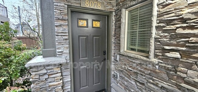 8078 NE Miriam Way in Hillsboro, OR - Building Photo - Building Photo