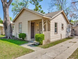 5433 Thomas Ln in River Oaks, TX - Building Photo