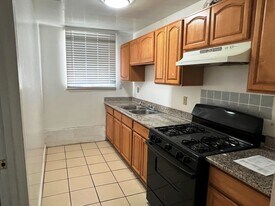 2869 38th Ave, Unit 2869 in Oakland, CA - Building Photo