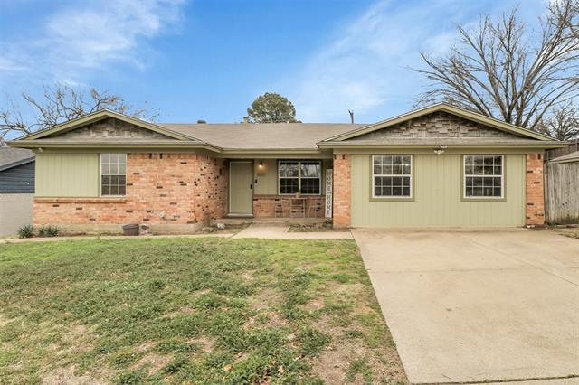 321 Bowles Ct in Kennedale, TX - Building Photo - Building Photo