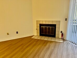 7354 Mission Trails Dr in Santee, CA - Foto de edificio - Building Photo