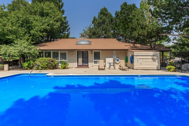 Knollwood Apartments photo'