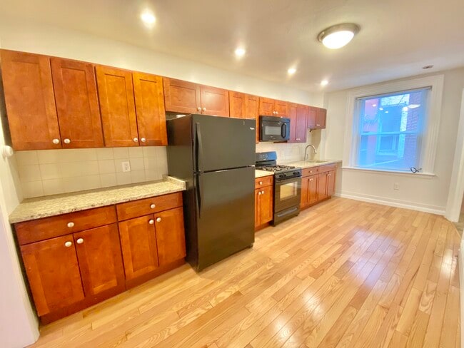1 Garden Ct, Unit 1