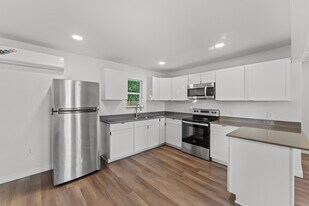 112 Linda Dr in San Marcos, TX - Building Photo