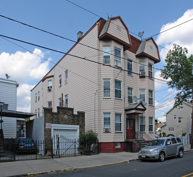 249-251 New York Ave in Newark, NJ - Foto de edificio - Building Photo