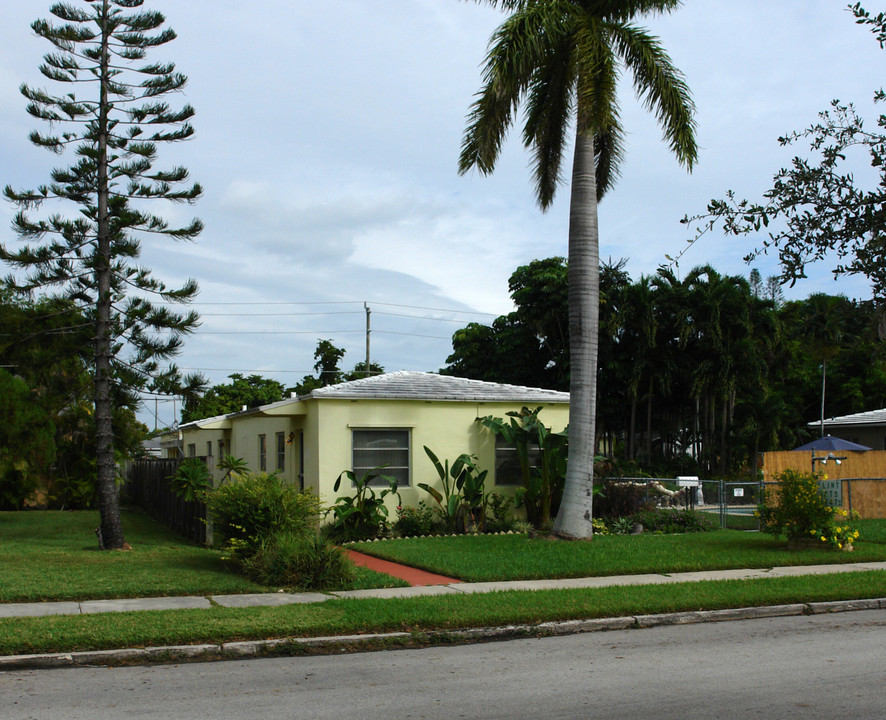 1947 Plunkett Ct in Hollywood, FL - Building Photo