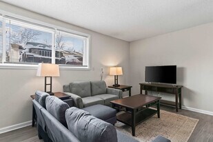 2309 Cherry Hills Dr in Springfield, IL - Building Photo