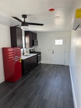 823 E Cypress St in Santa Maria, CA - Building Photo - Building Photo