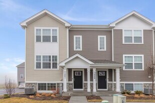 1561 Sequoia Wy in Pingree Grove, IL - Building Photo