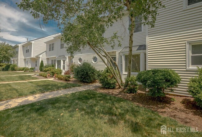 139 Baron Ln in East Brunswick, NJ - Building Photo - Building Photo