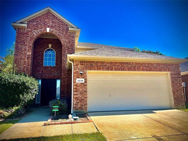 3216 Versante Dr in Bedford, TX - Foto de edificio