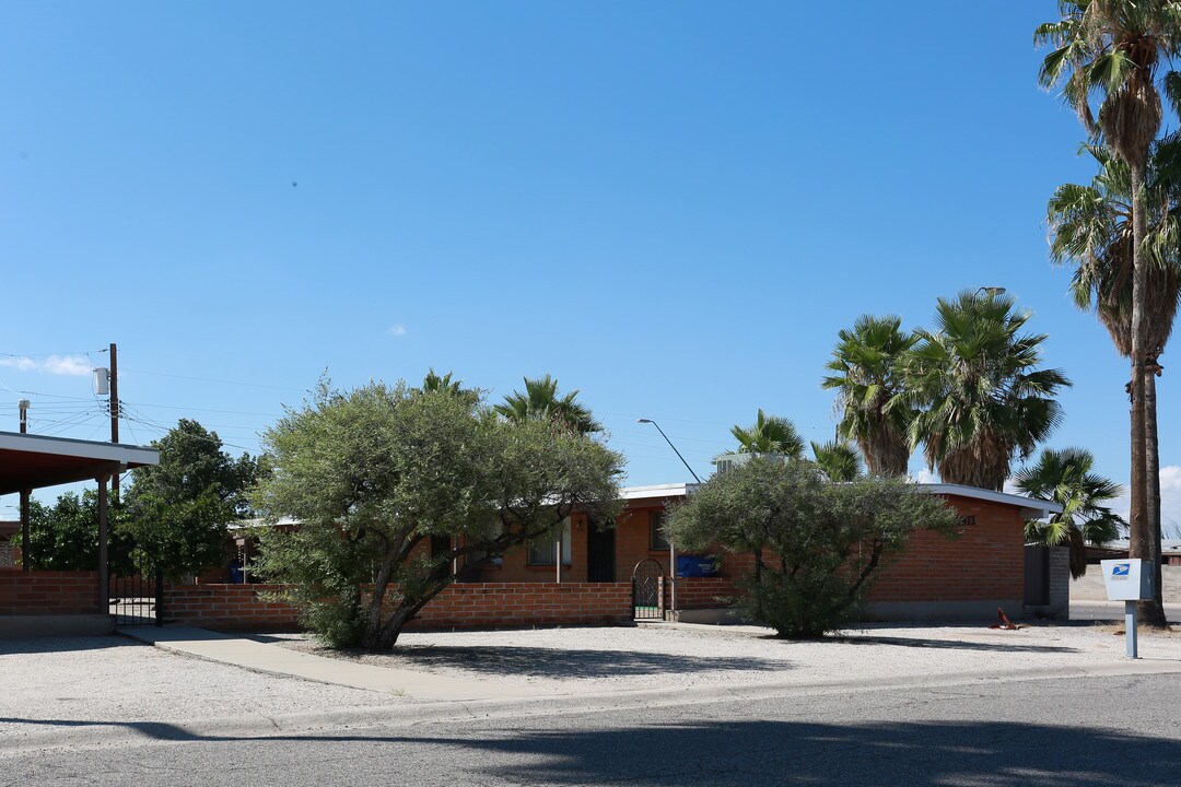 PJ's Craycroft Apartments in Tucson, AZ - Building Photo