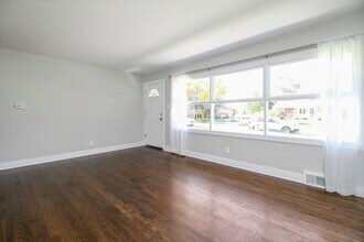 605 N Wille St in Mount Prospect, IL - Building Photo - Building Photo