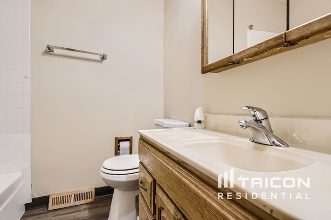 property at 3327 D Hutchinson
