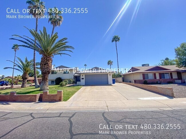 property at 1519 E Laguna Dr