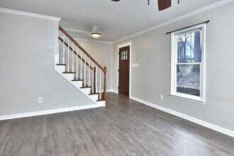 220 W Elm Ave in Holly Springs, NC - Building Photo - Building Photo