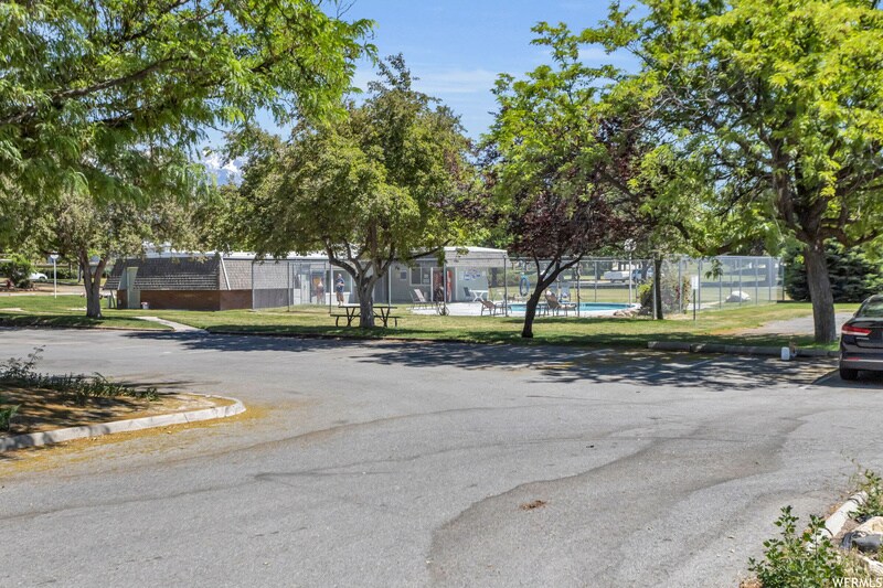 42 Lester Ave in Murray, UT - Foto de edificio