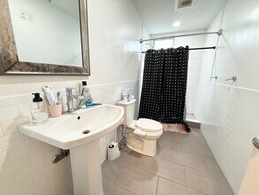 110 Chester St, Unit 2 in Boston, MA - Foto de edificio - Building Photo