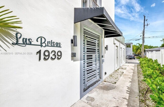 1939 Jefferson St in Hollywood, FL - Building Photo - Building Photo