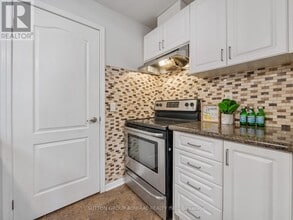 9589 Keele St in Vaughan, ON - Building Photo - Building Photo