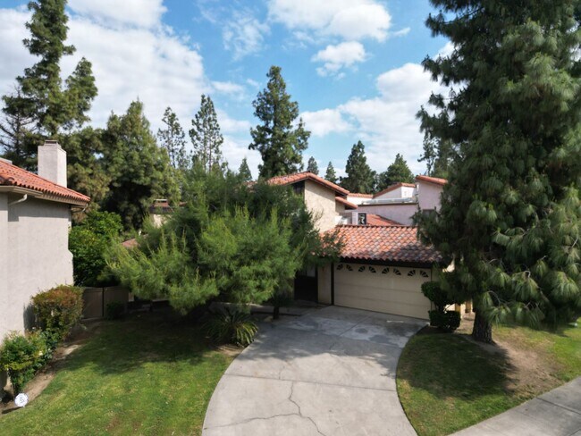 4162 Pinewood Lake Dr in Bakersfield, CA - Building Photo - Building Photo