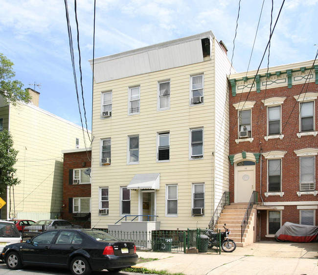 20 Jefferson Ave in Jersey City, NJ - Foto de edificio - Building Photo