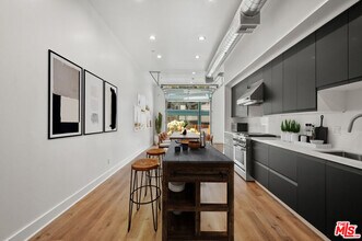 212 Marine St in Santa Monica, CA - Building Photo - Building Photo