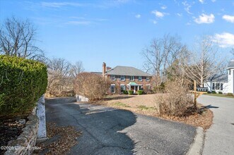 7008 Foxcroft Pl in Prospect, KY - Foto de edificio - Building Photo