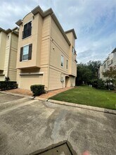 9127 Harbor Hills Dr in Houston, TX - Building Photo - Building Photo