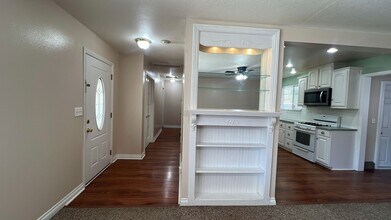 1109 W Ave J 9 in Lancaster, CA - Foto de edificio - Building Photo