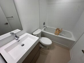 80 Grn Gdns Blvd in Toronto, ON - Building Photo - Building Photo