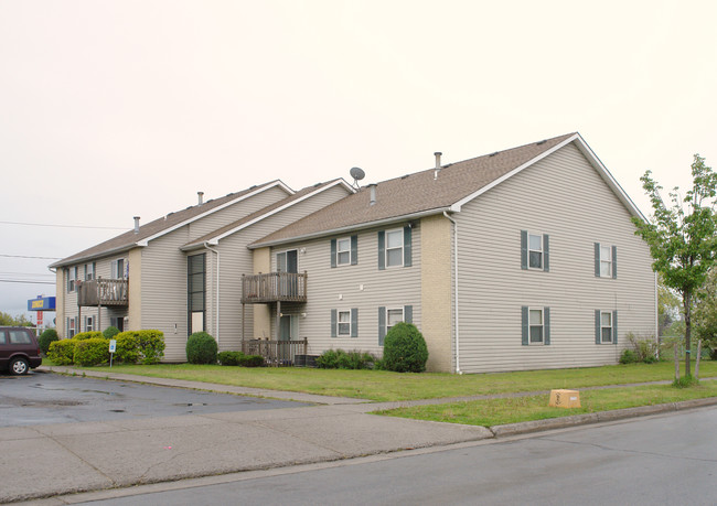 285 E Park Dr in Tonawanda, NY - Building Photo - Building Photo