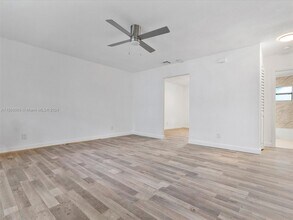 4030 SW 19th St-Unit -1 in West Park, FL - Building Photo - Building Photo