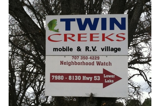 Twin Creeks MHP in Lower Lake, CA - Foto de edificio