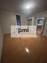321 A St in Charleston, IL - Building Photo - Building Photo