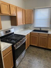 1004 Bedford Ave SW in Canton, OH - Building Photo - Building Photo