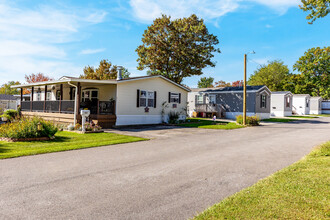 Westwood Estates in Amherst, OH - Foto de edificio - Building Photo