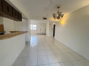 8401 SW 107th Ave, Unit 322E in Miami, FL - Building Photo - Building Photo